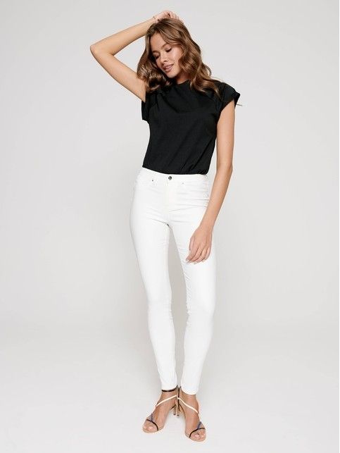 Modelowanie jeansy skinny push-up o średnim kroju z powłoką 