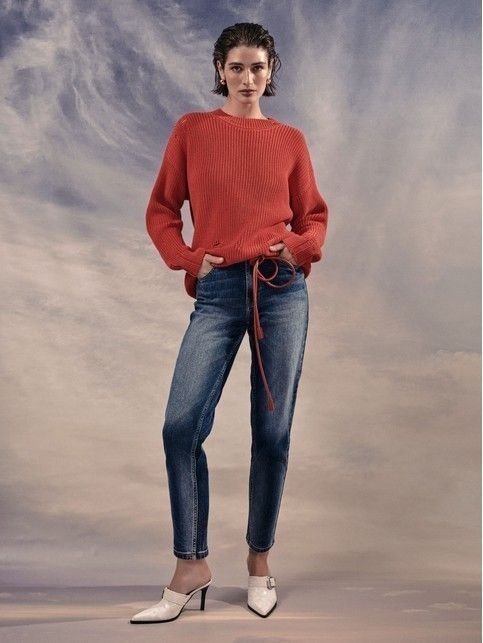 Джинсы mom с эффектами потертости CON-666