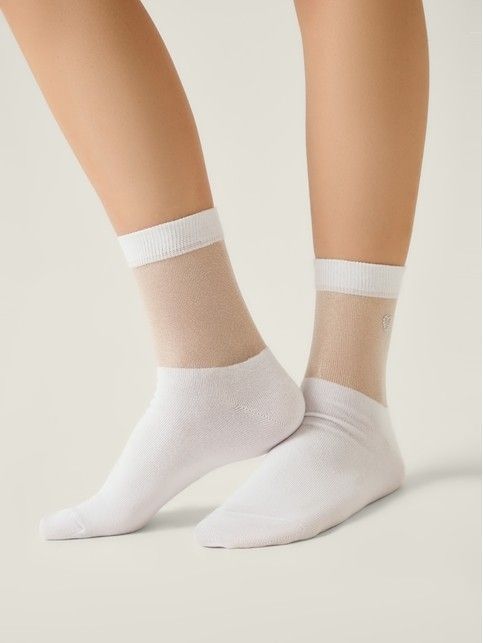 Хлопковые носки со вставкой из прозрачной сетки и стразами в форме сердца