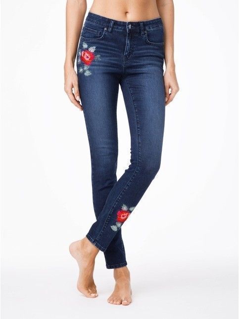 Modne jeansy z haftem CON-53