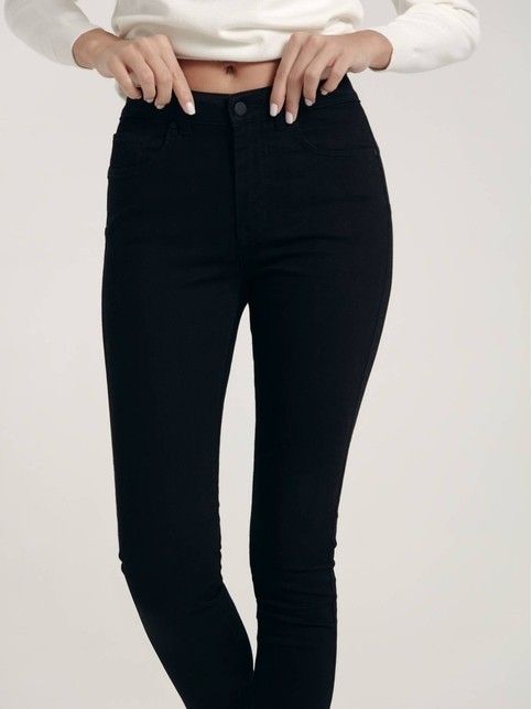 Jeansy skinny damskie - Wąskie rurki